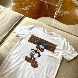 MICKEY MOUSE 🐭 TEE, NWT
